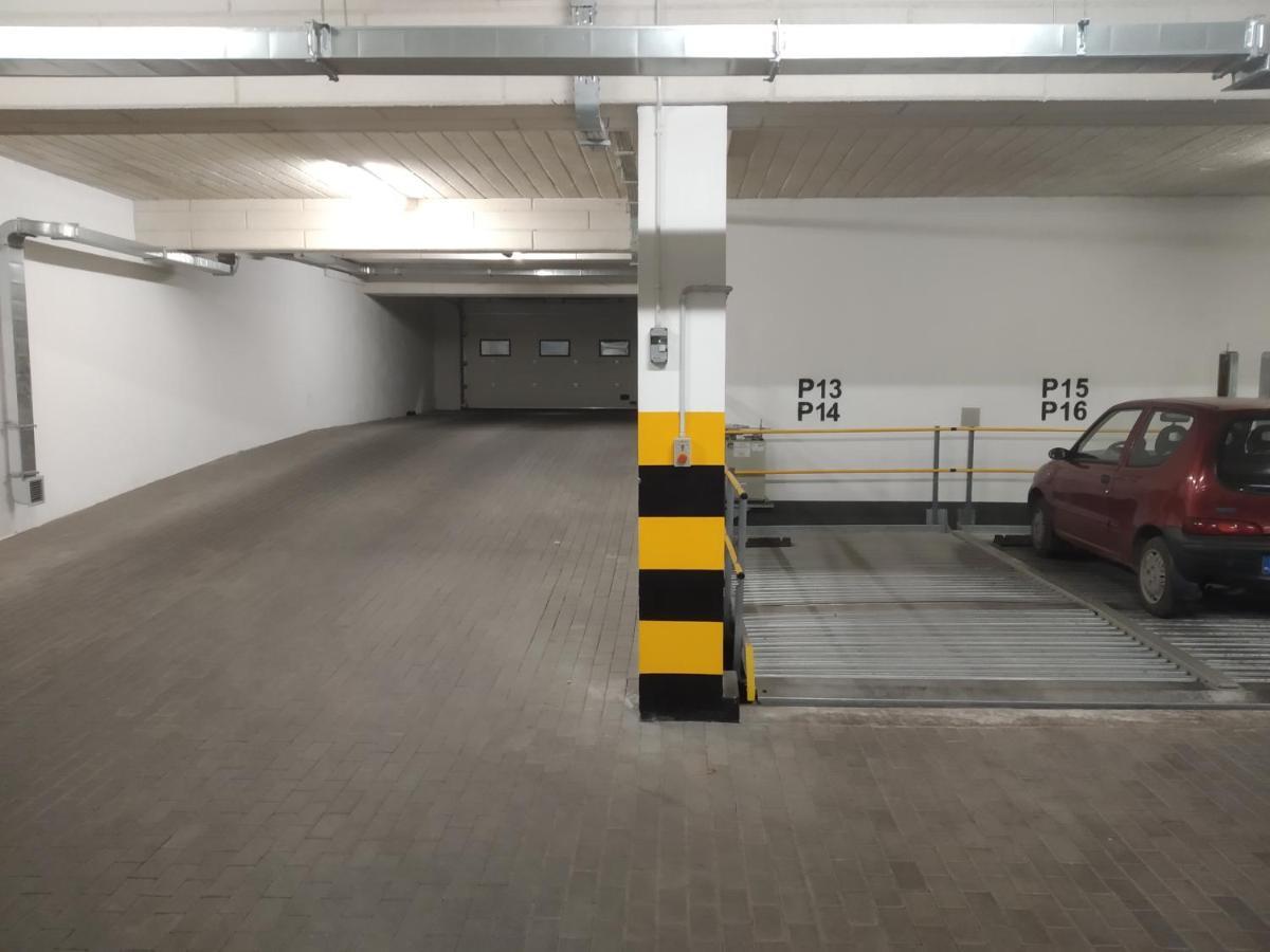 Konopnickiej - Parking Free * Torun